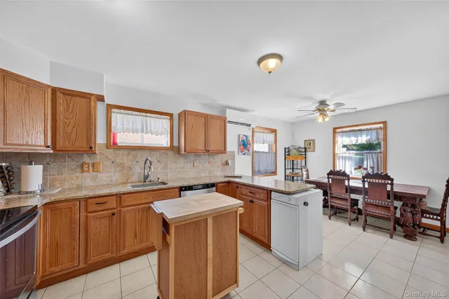 $799,900 | Undisclosed Address, LaGrangeville, NY 12540