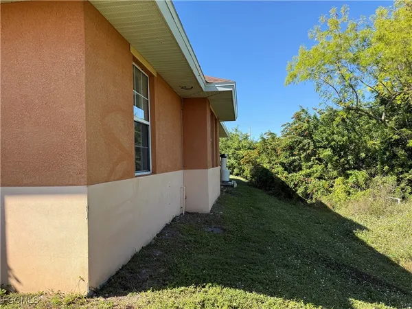 $1,700 | 633 Alabama Road South, Unit 635, Lehigh Acres, FL 33974
