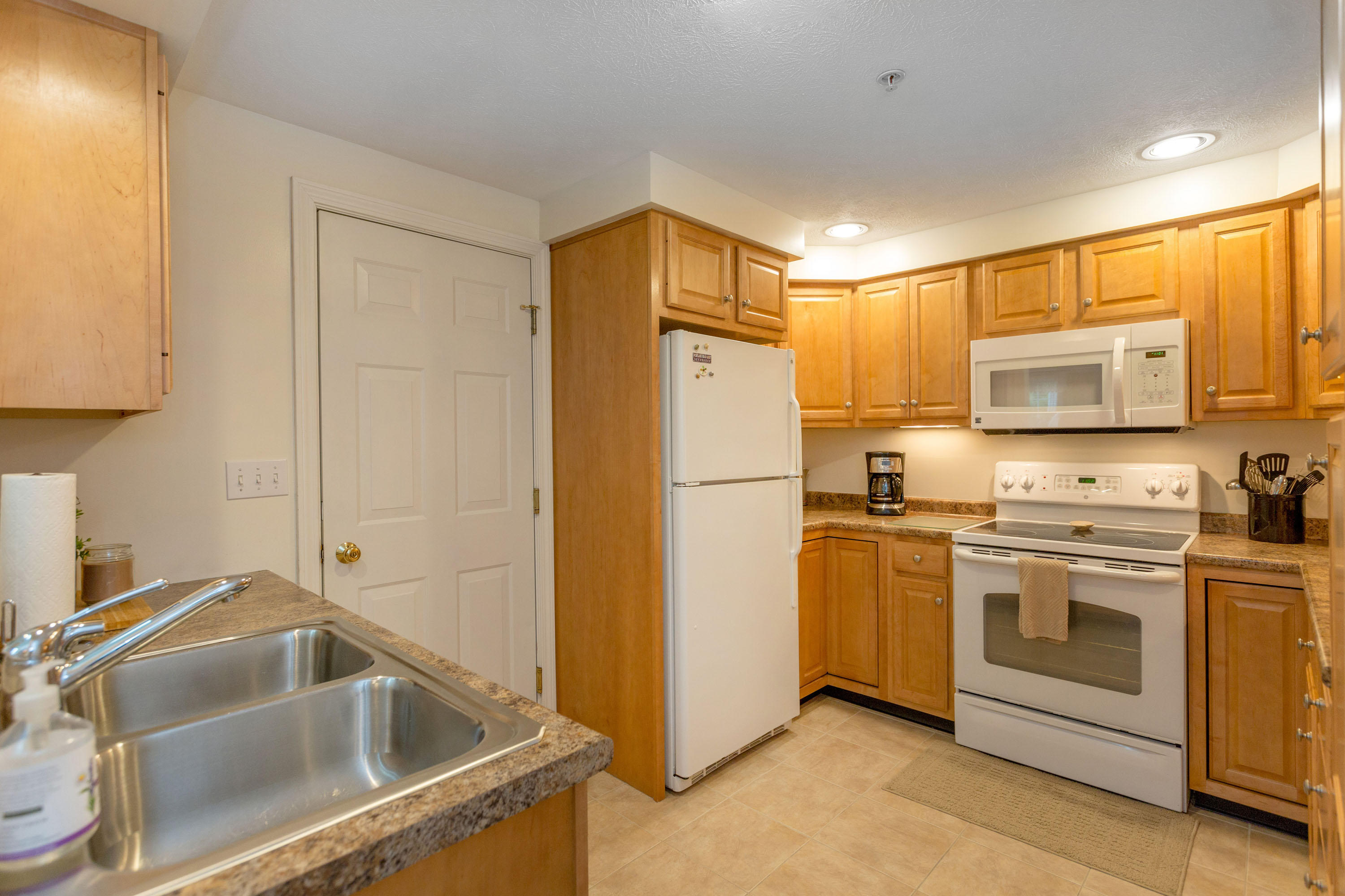 12 Ridgefield Drive, Unit 12 Gorham, ME 04038 - Photo 18 of 52 Ridgefield_Mason_19