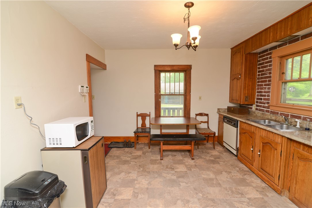 7448 Chestnut-Ridge Road Hubbard, OH 44425 - Photo 14 of 35 Gallery Image 14