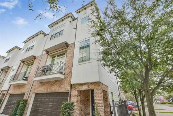 $3,200 | 1040 West 26th Street, Unit E, Houston, TX 77008