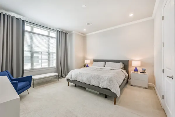 $3,200 | 1040 West 26th Street, Unit E, Houston, TX 77008