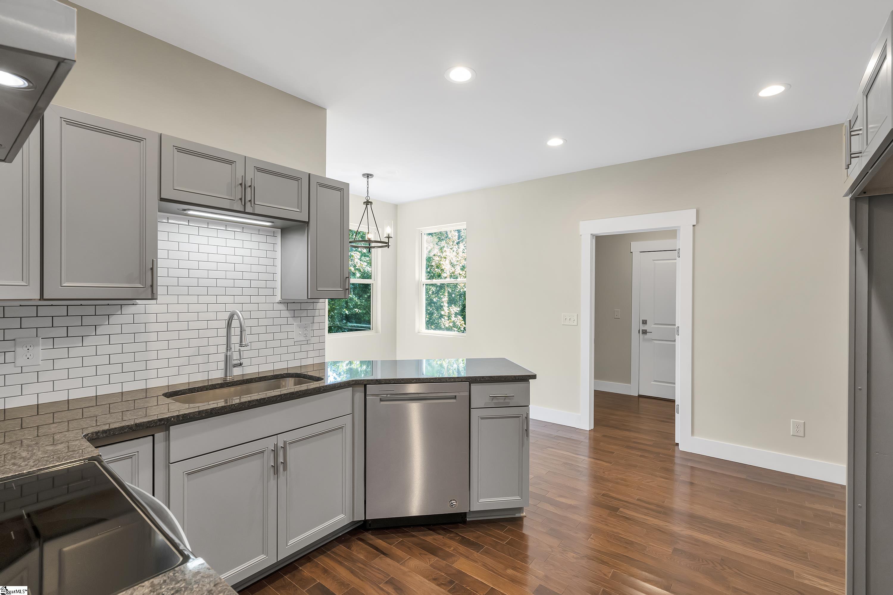 440 Congaree Road Roebuck, SC 29376 - Photo 6 of 30
