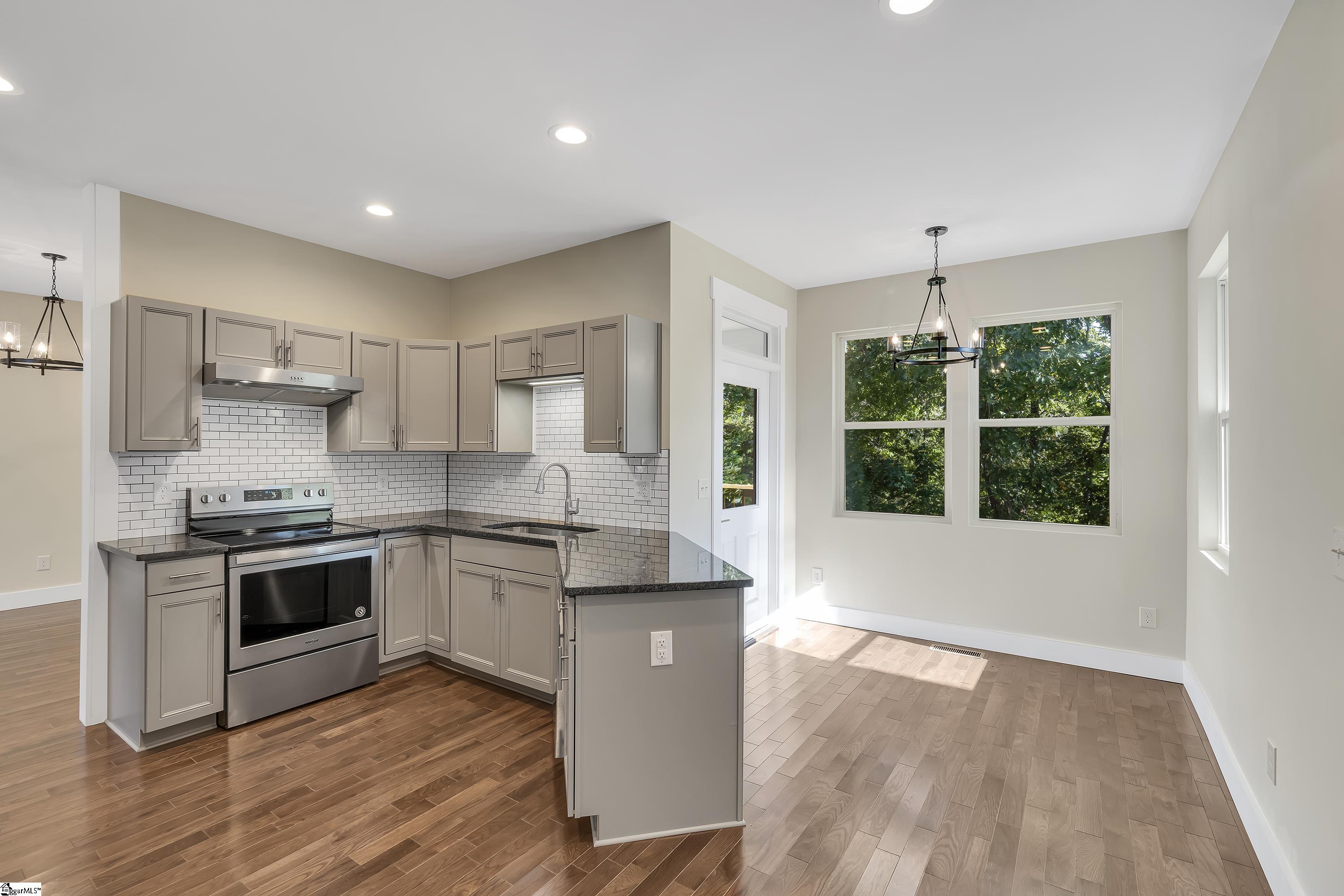 440 Congaree Road Roebuck, SC 29376 - Photo 7 of 30