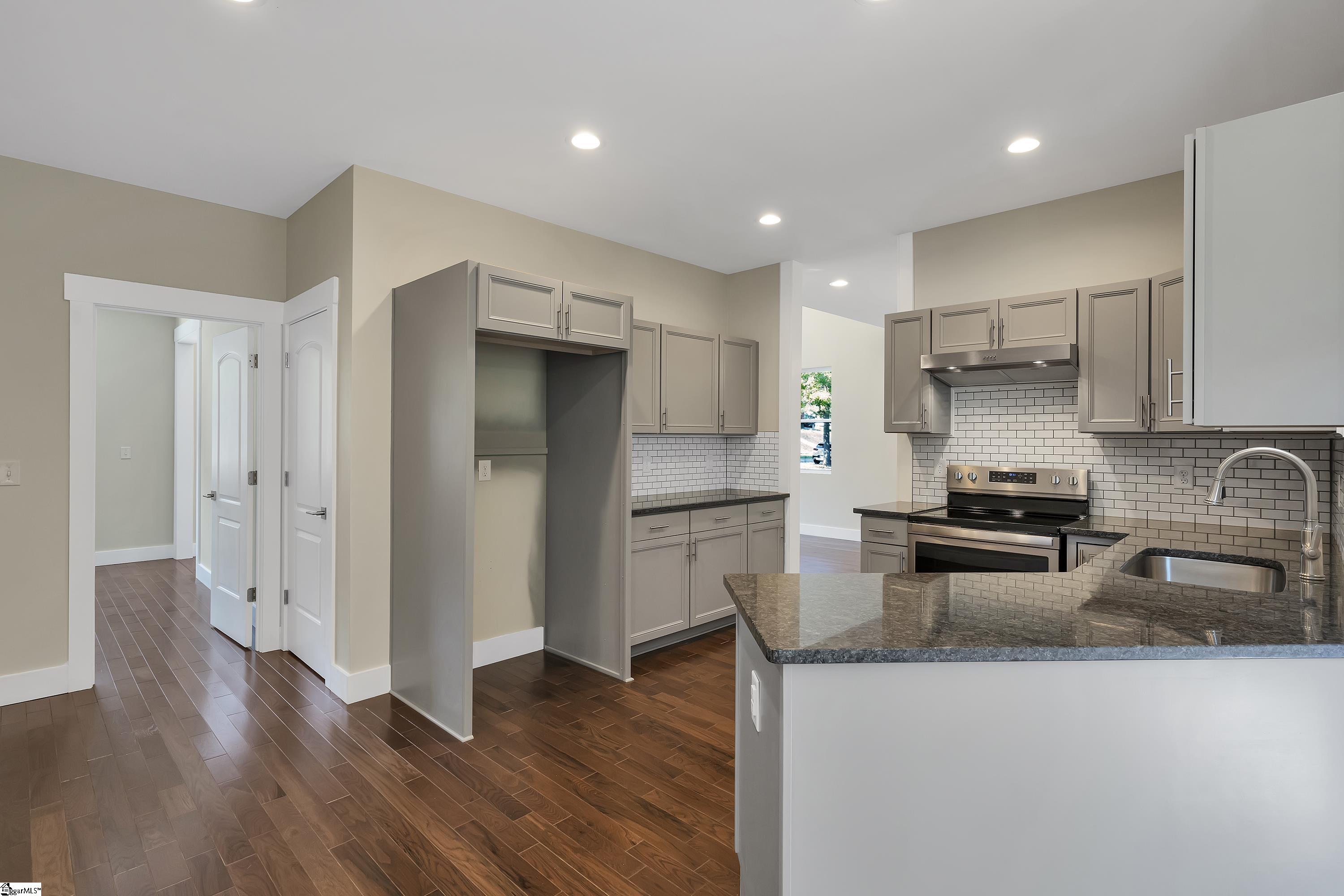 440 Congaree Road Roebuck, SC 29376 - Photo 8 of 30