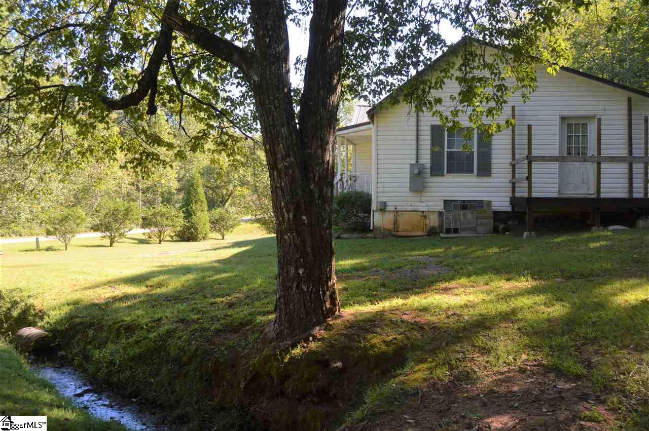 153 Hoyt Anderson Road Pickens, SC 29671 - Photo 3 of 25