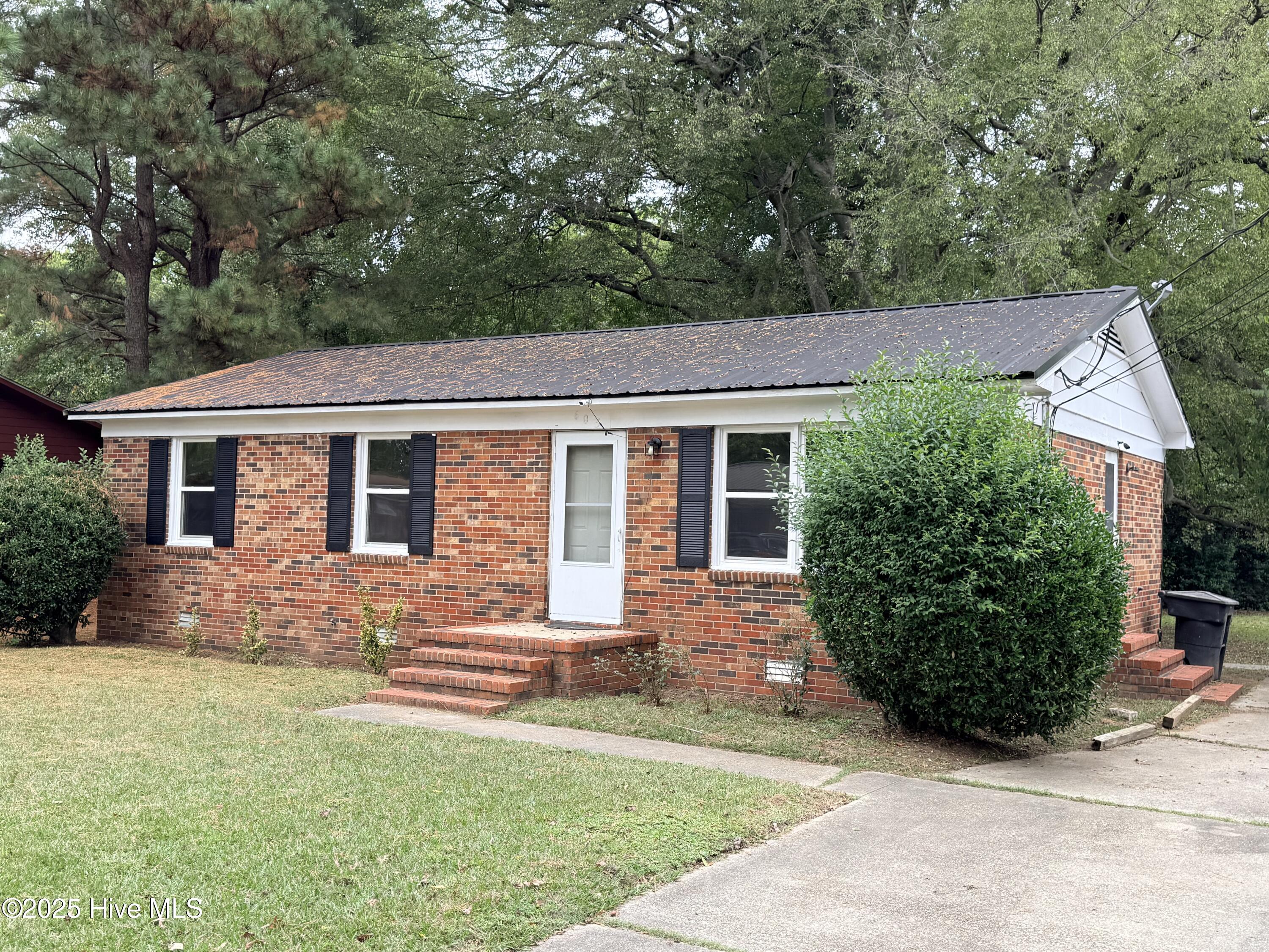 603 Pine Street Clinton, NC 28328 - Photo 15 of 15 IMG_1648