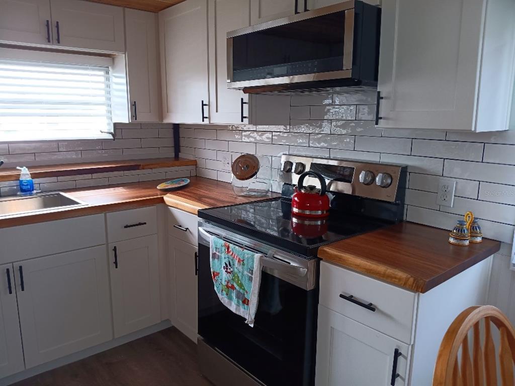 818 Bogie Street Venice, FL 34285 - Photo 3 of 28