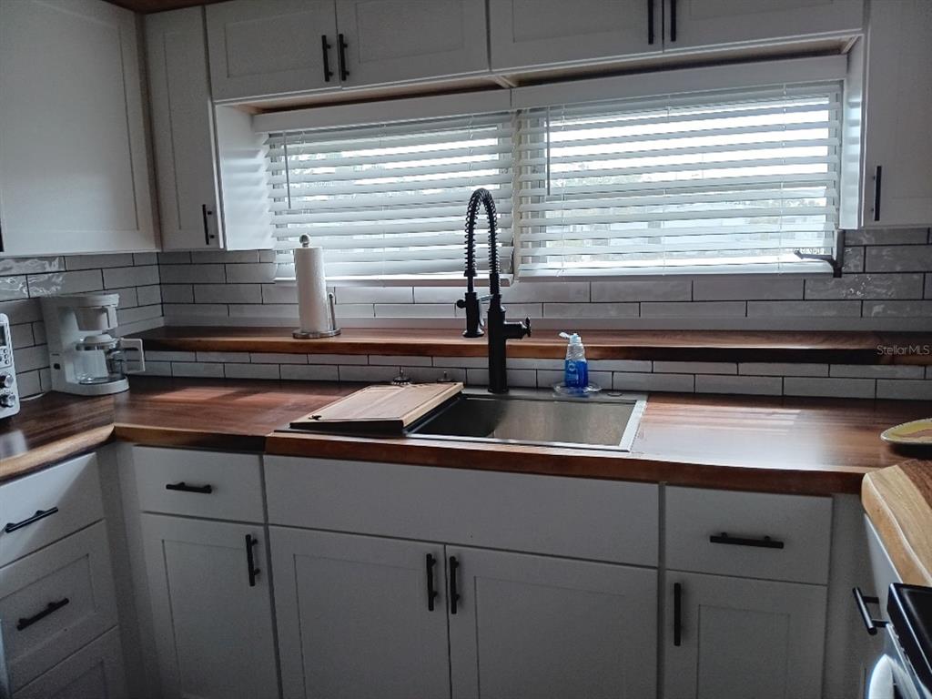 818 Bogie Street Venice, FL 34285 - Photo 4 of 28