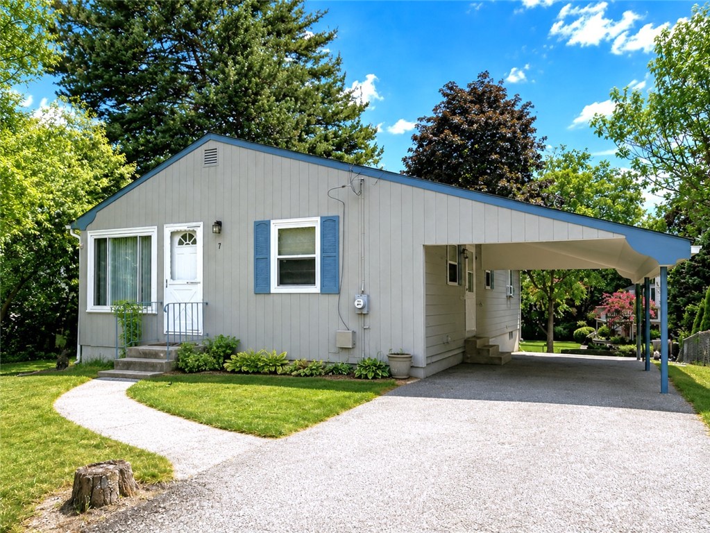 7 Dell Street Coventry, RI 02816 - Photo 1 of 26