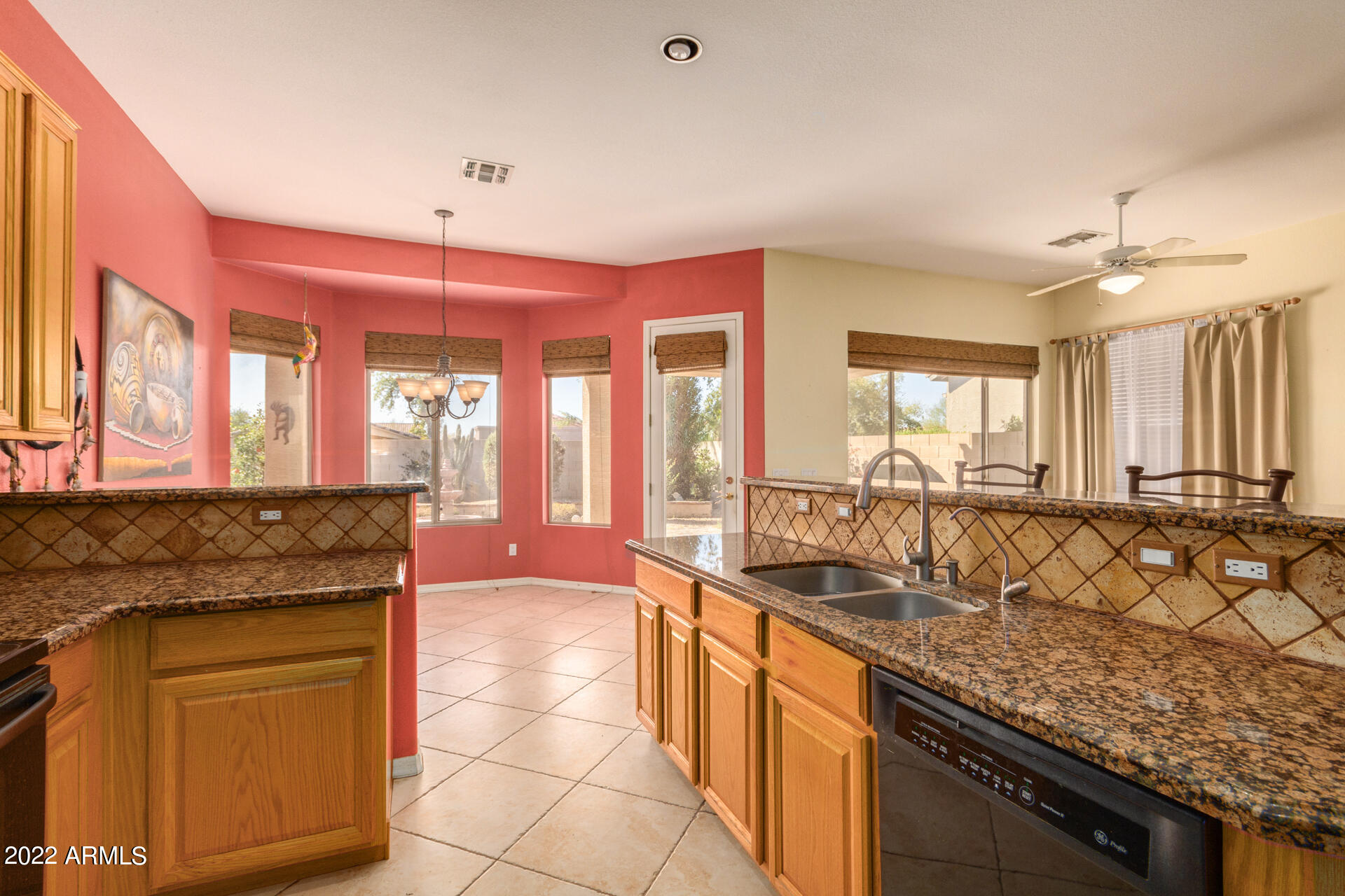4491 East Walnut Road Gilbert, AZ 85297 - Photo 9 of 29 14-Walnut