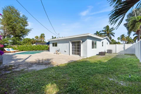 $795,000 | 4921 Northeast 23rd Avenue, Lighthouse Point, FL 33064