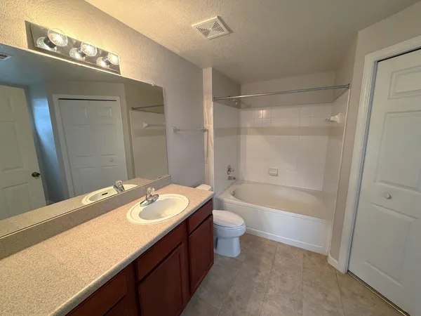 $1,835 | 2801 Chancellorsville Drive, Unit 232, Tallahassee, FL 32312