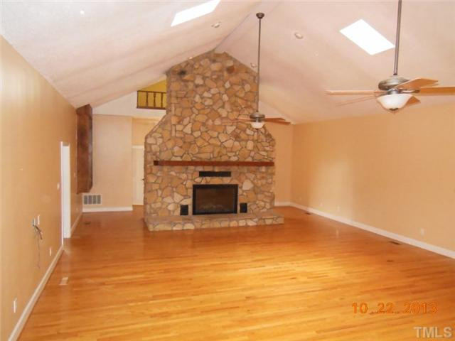 5701 Castlebrook Drive Raleigh, NC 27604 - Photo 3 of 25 Living Room