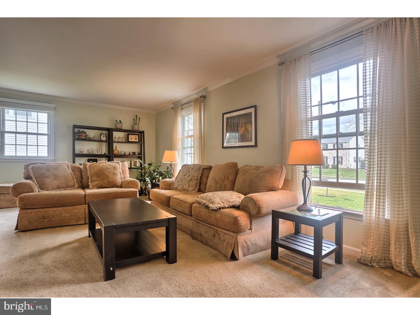 694 West Rolling Road Springfield, PA 19064 - Photo 3 of 25