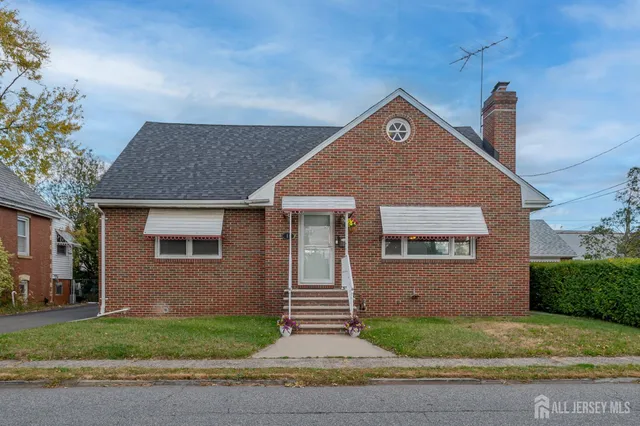 a house view with a outdoor space