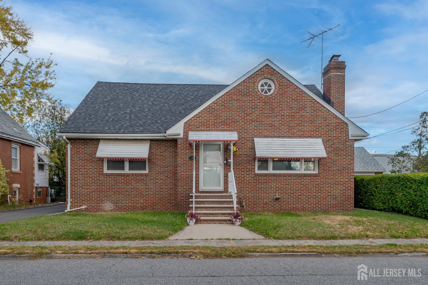 a house view with a outdoor space