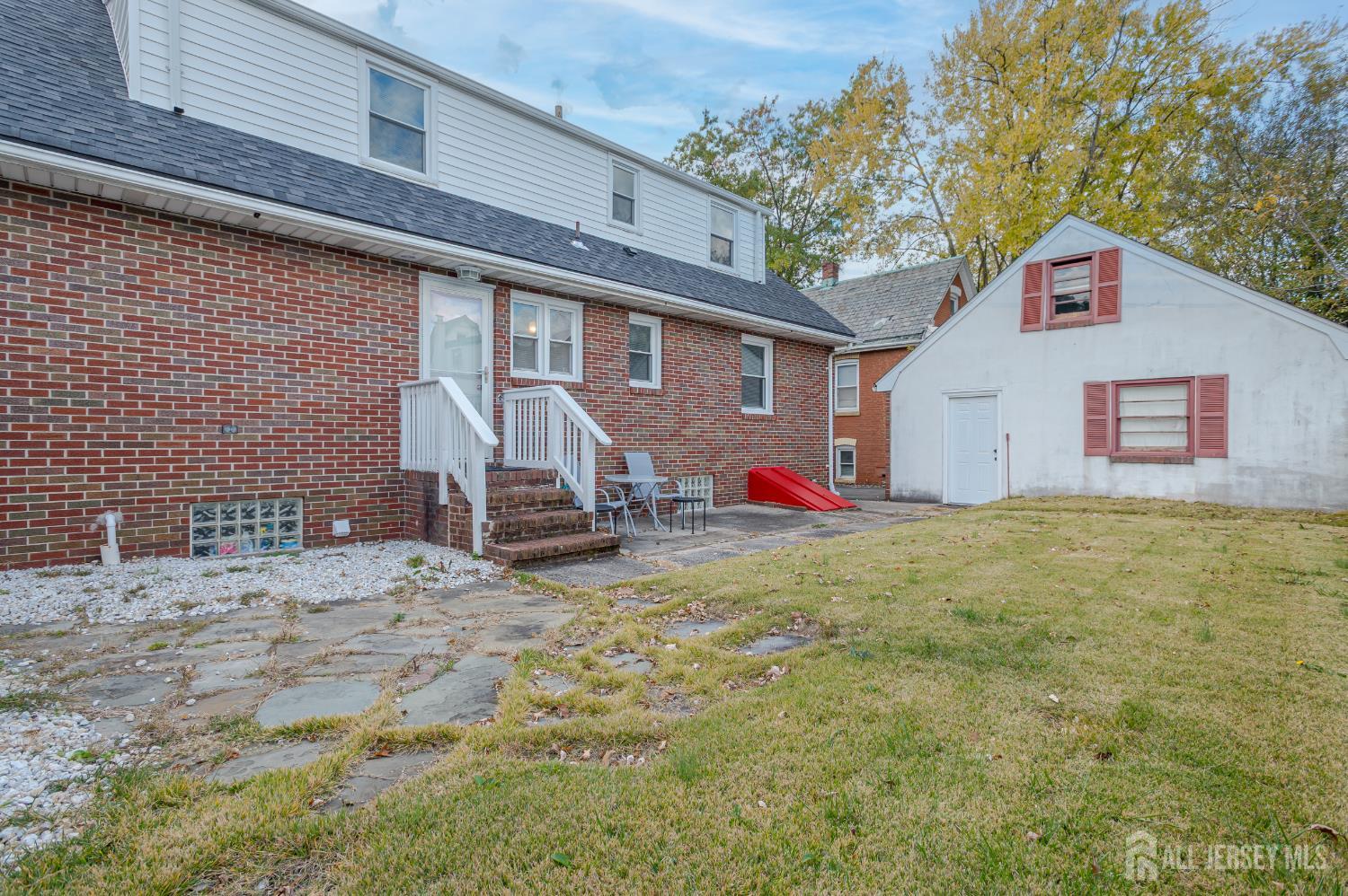 10 Mary Avenue Fords, NJ 08863 - Photo 19 of 23 a backyard of a house with oven and barbeque oven