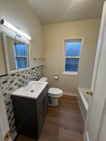 $1,850 | 1022 North Menard Avenue, Unit 2, Chicago, IL 60651