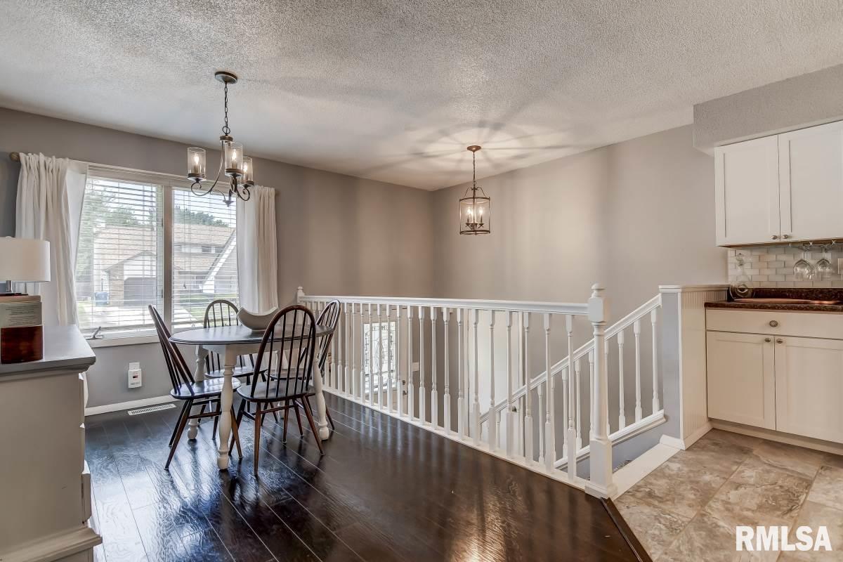 14 Holiday Road Springfield, IL 62702 - Photo 12 of 36