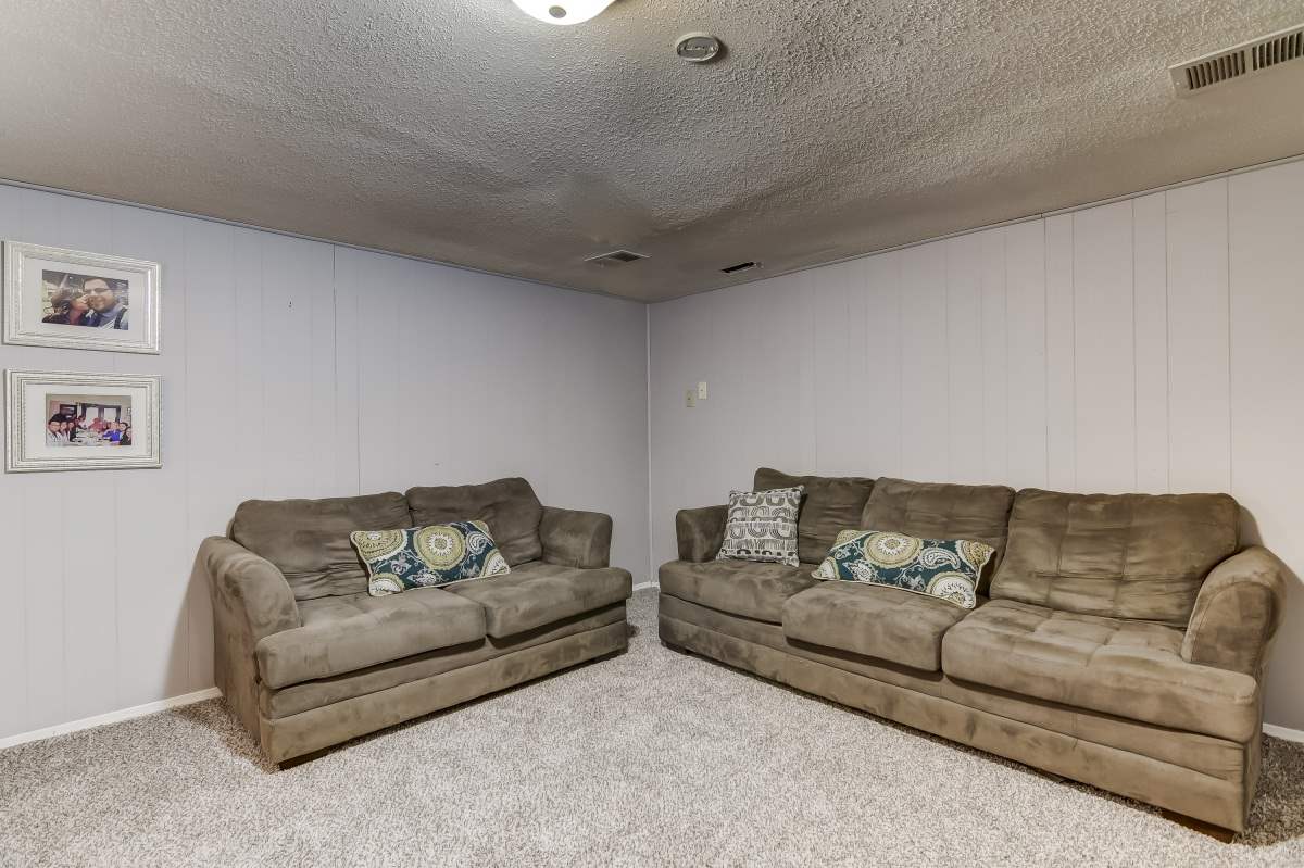 14 Holiday Road Springfield, IL 62702 - Photo 33 of 36