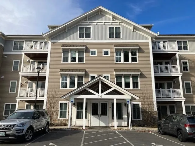 $575,000 | 24 Willey Creek Road, Unit 305, Exeter, NH 03833