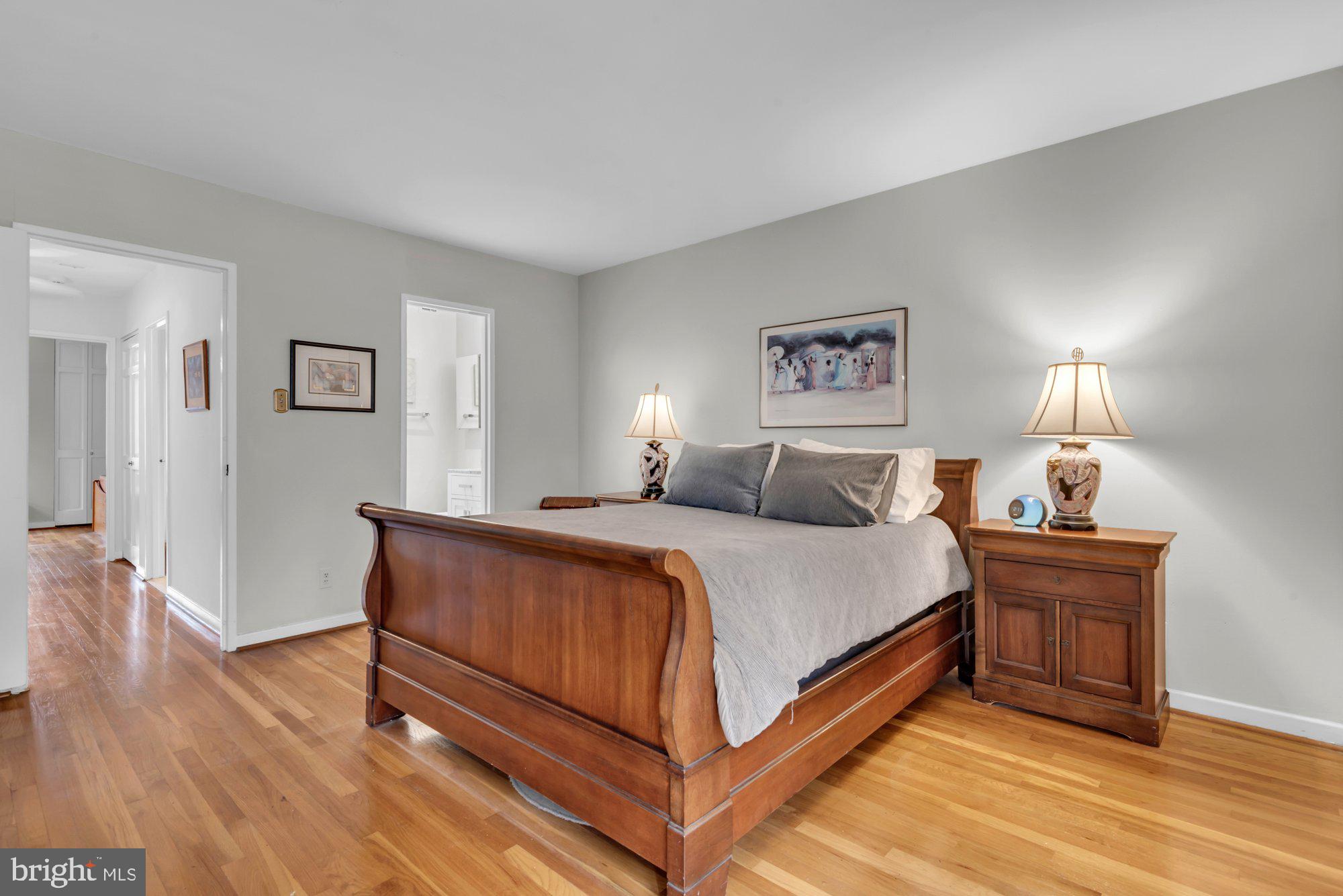 1263 Delaware Avenue Southwest, Unit 53 Washington, DC 20024 - Photo 19 of 65 Pristine Primary Bedroom w/ensuite full Bathroom