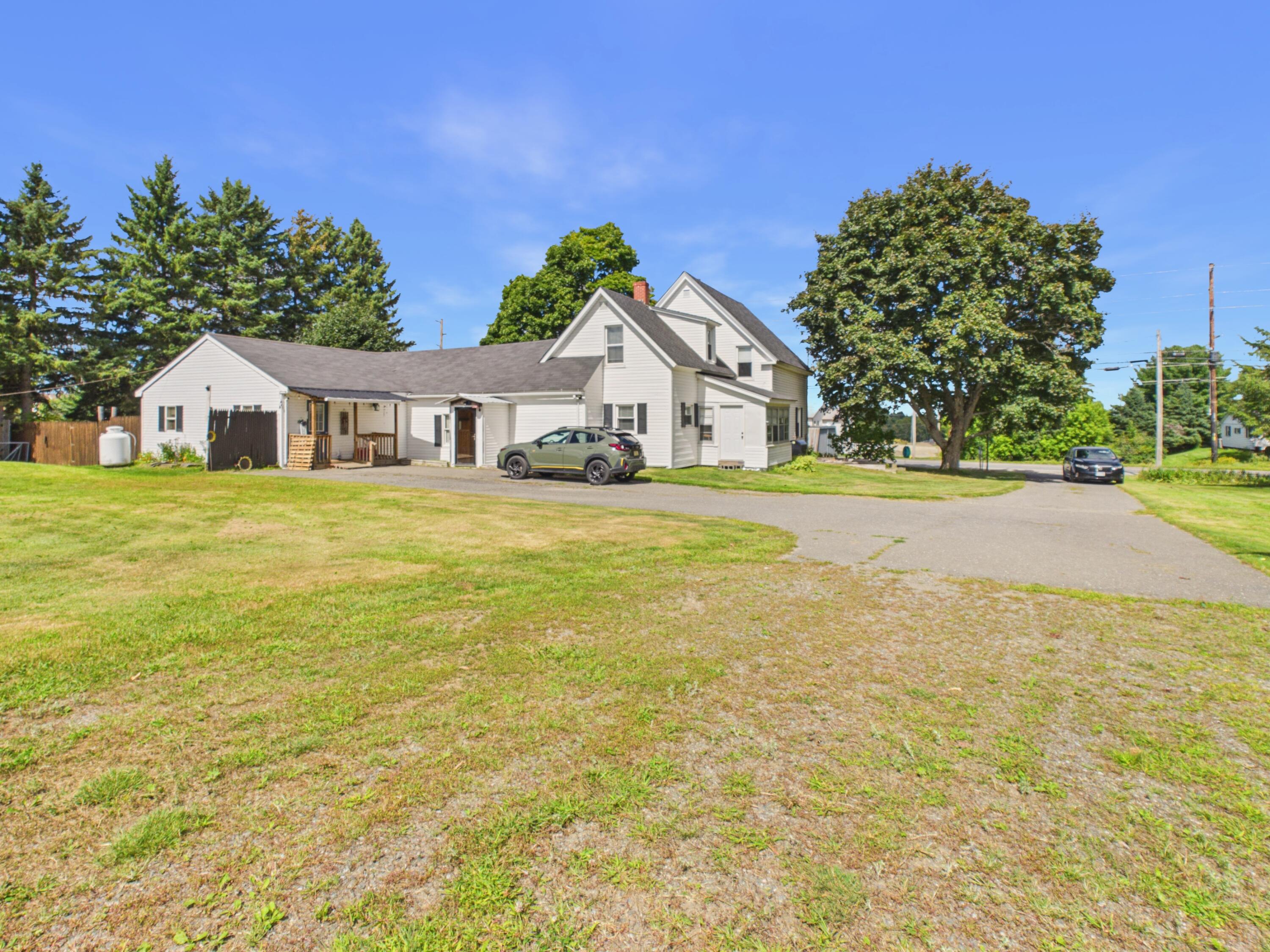 1616 Main Street Mapleton, ME 04757 - Photo 39 of 69 Salon / Apt Entrance on Left