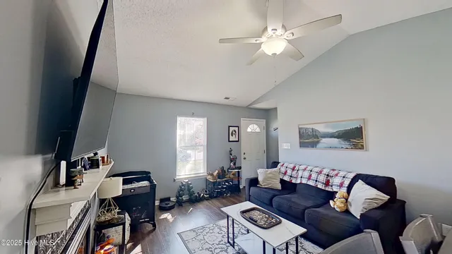 $1,300 | 1163 Pueblo Drive, Jacksonville, NC 28546