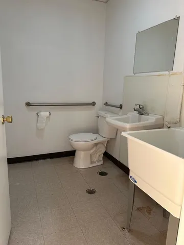 a view of a livingroom with an empty space