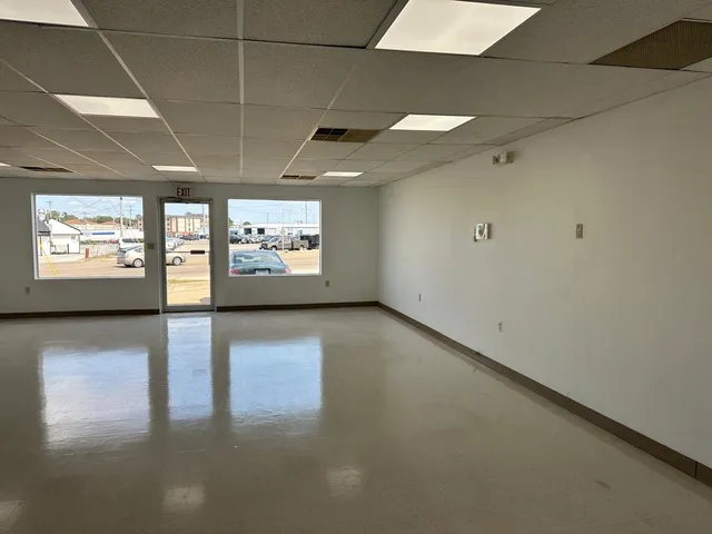 a view of a livingroom with an empty space