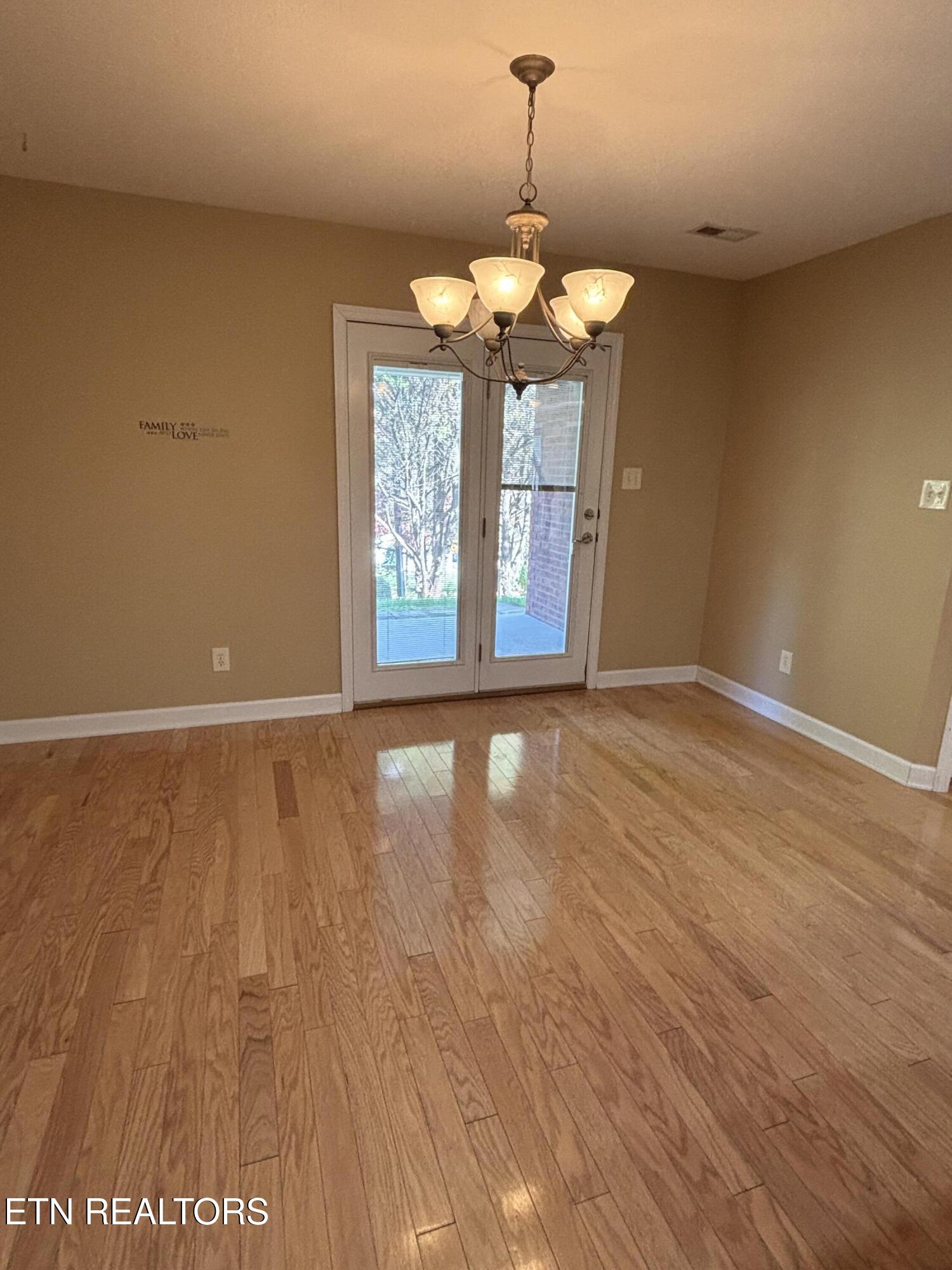 9035 Rocky Ridge Way, Unit 9035 Knoxville, TN 37924 - Photo 8 of 29 IMG_6028