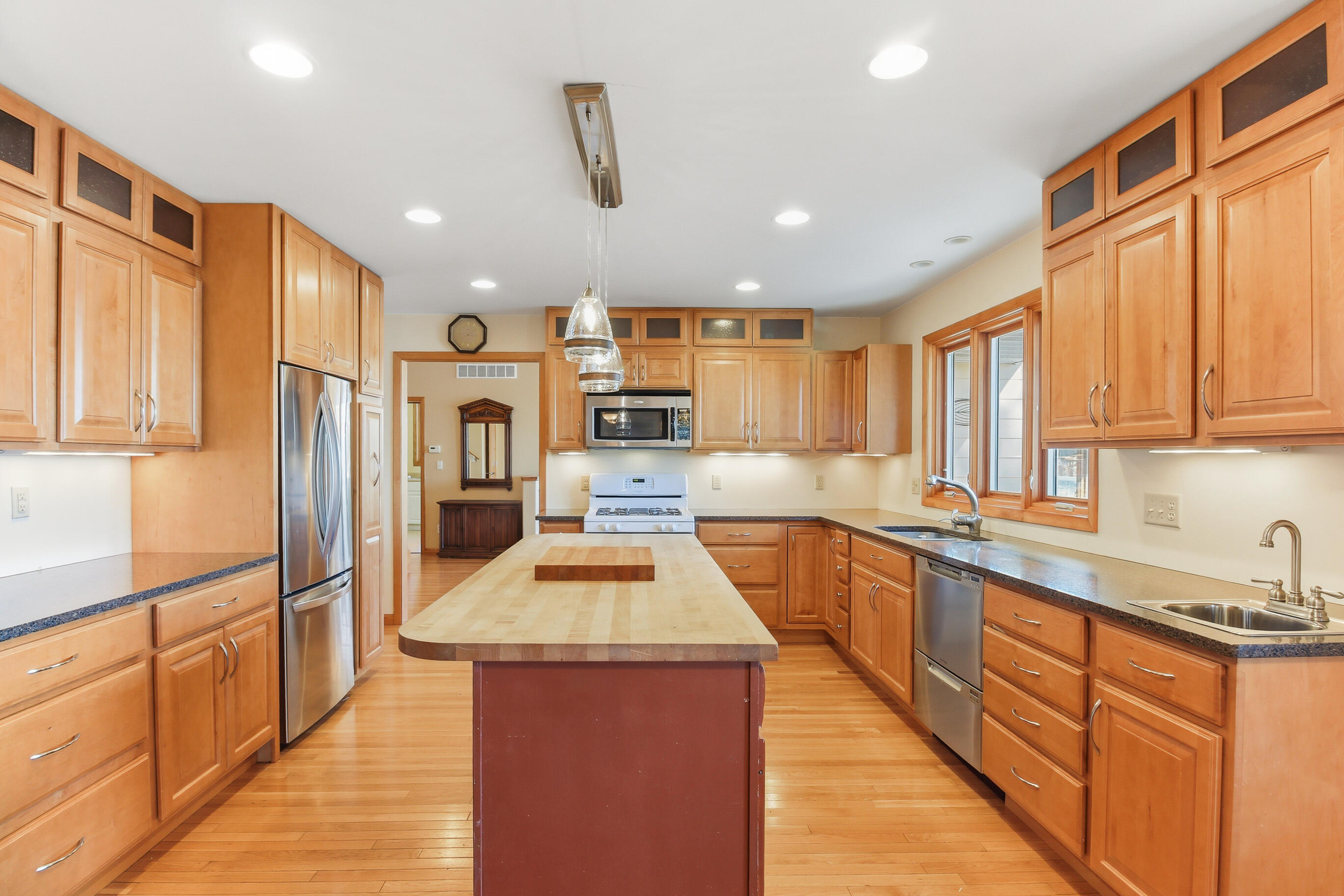 W2115 Beulah Heights Road East Troy, WI 53120 - Photo 17 of 66 Kitchen