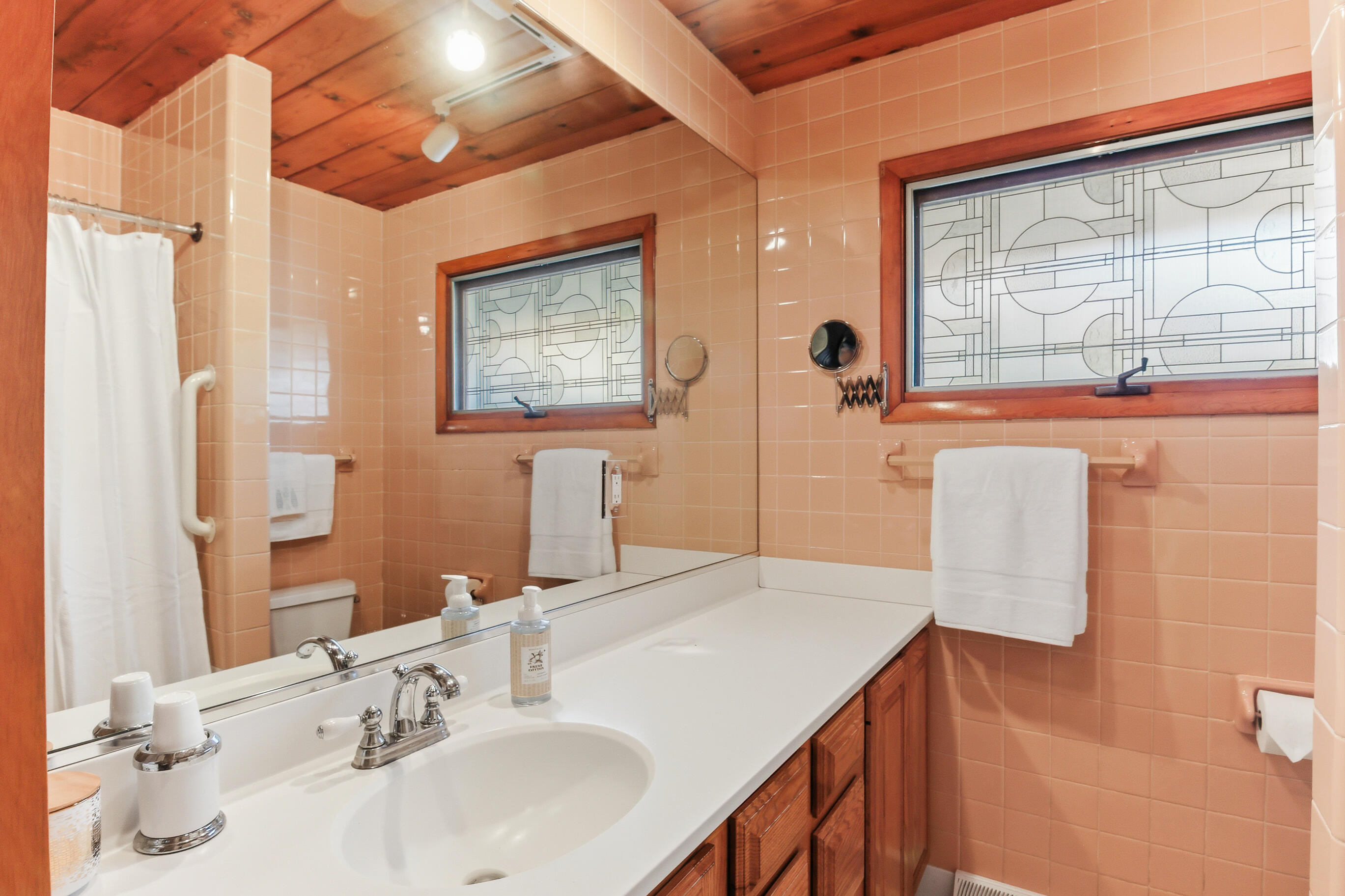 W2115 Beulah Heights Road East Troy, WI 53120 - Photo 28 of 57 1st Floor Bath