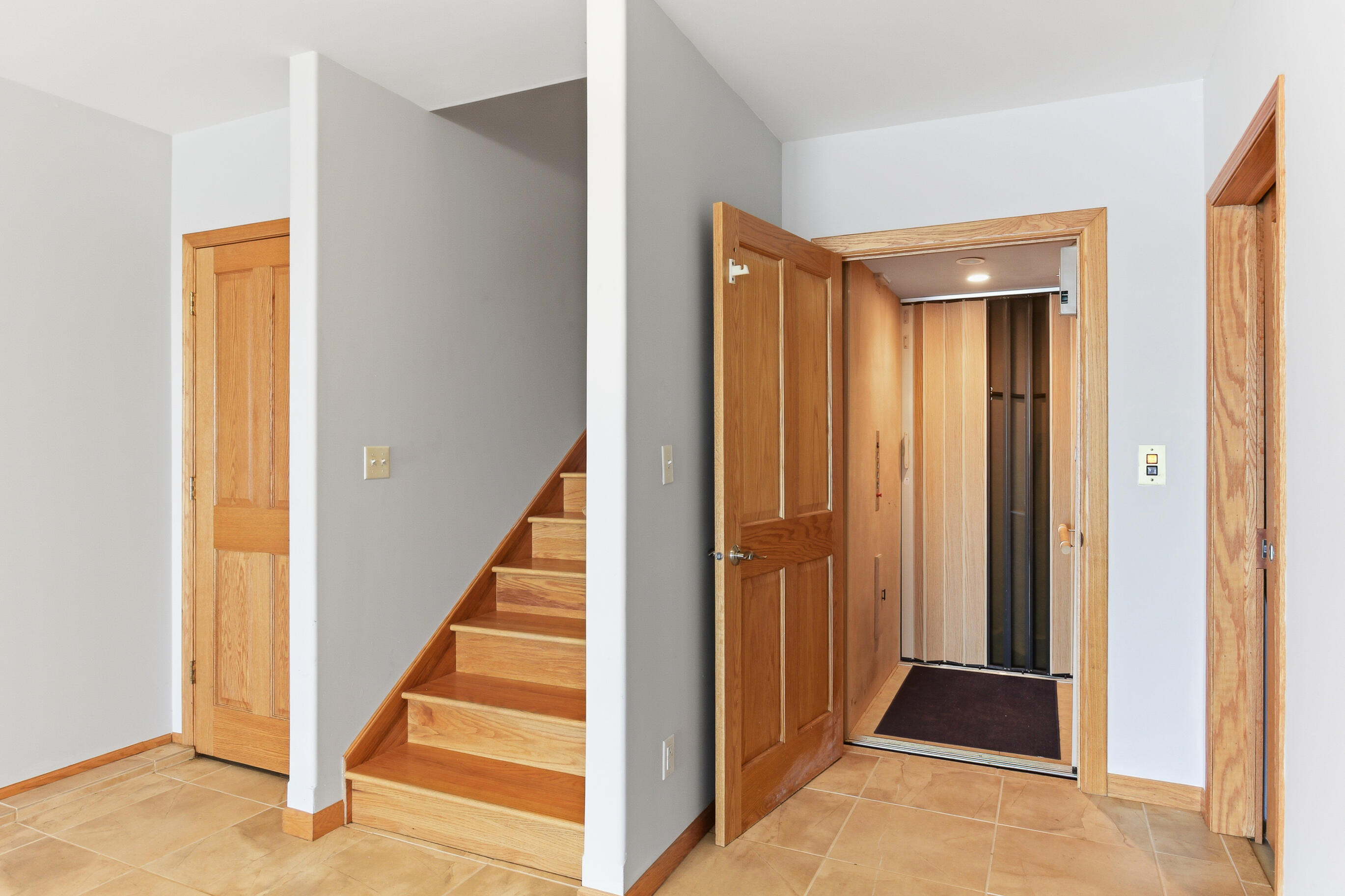 W2115 Beulah Heights Road East Troy, WI 53120 - Photo 40 of 57 Elevator Services All Levels