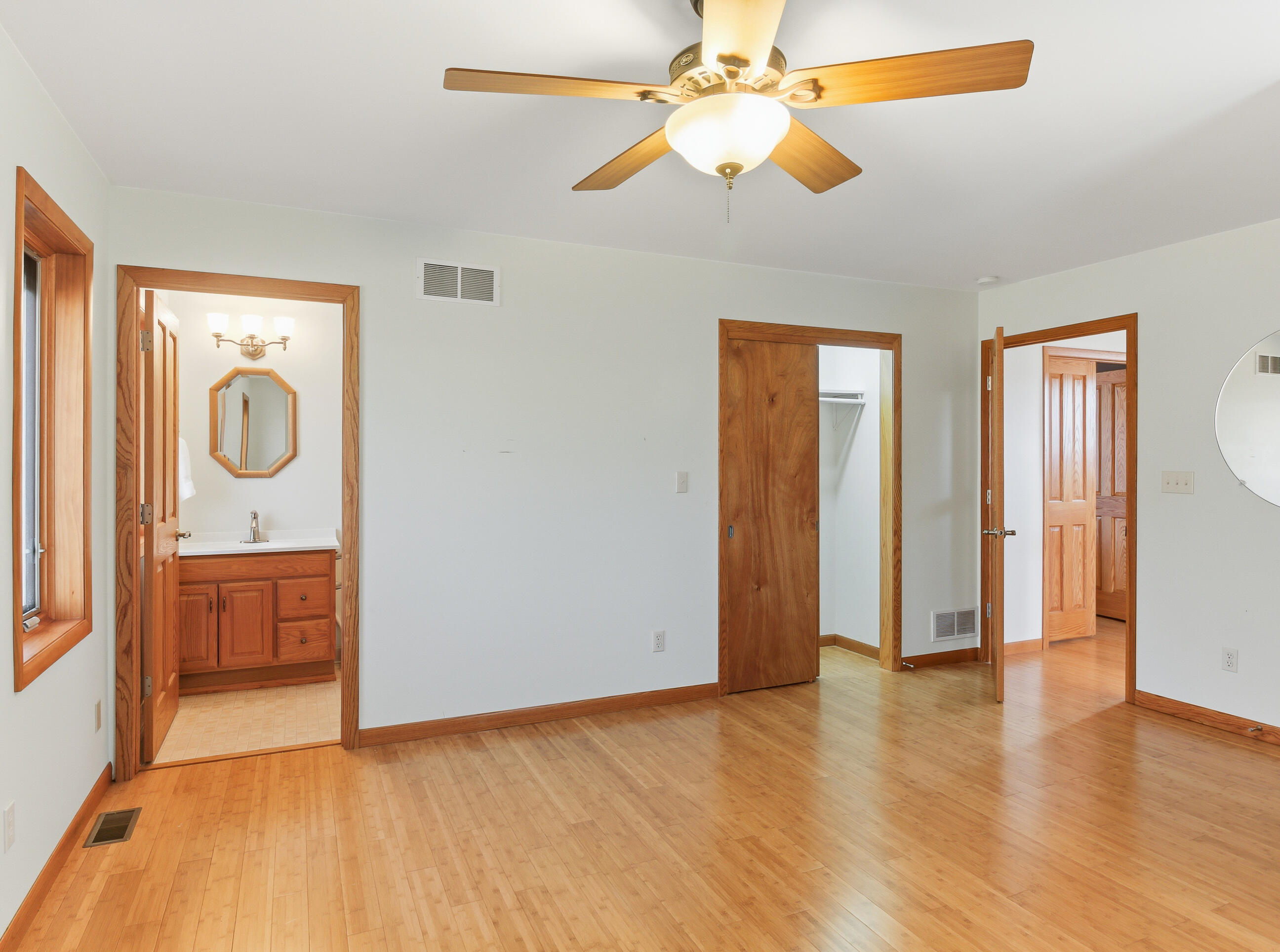 W2115 Beulah Heights Road East Troy, WI 53120 - Photo 42 of 66 Upper Level Ensuite