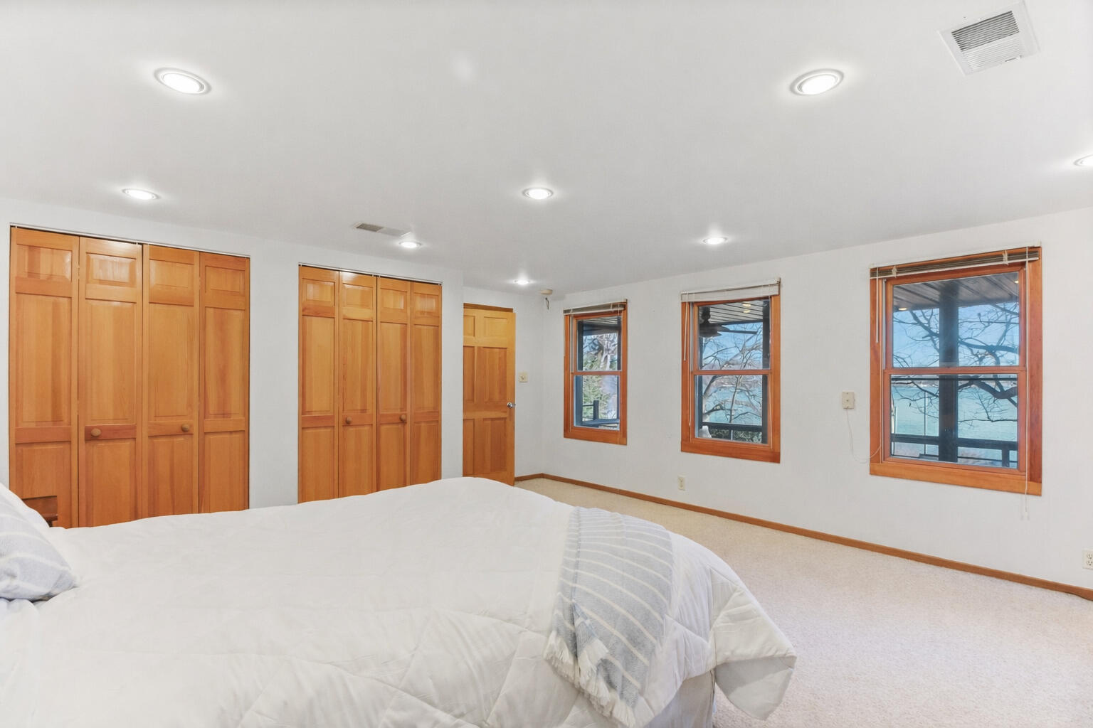 W2115 Beulah Heights Road East Troy, WI 53120 - Photo 47 of 57 LL Bedroom