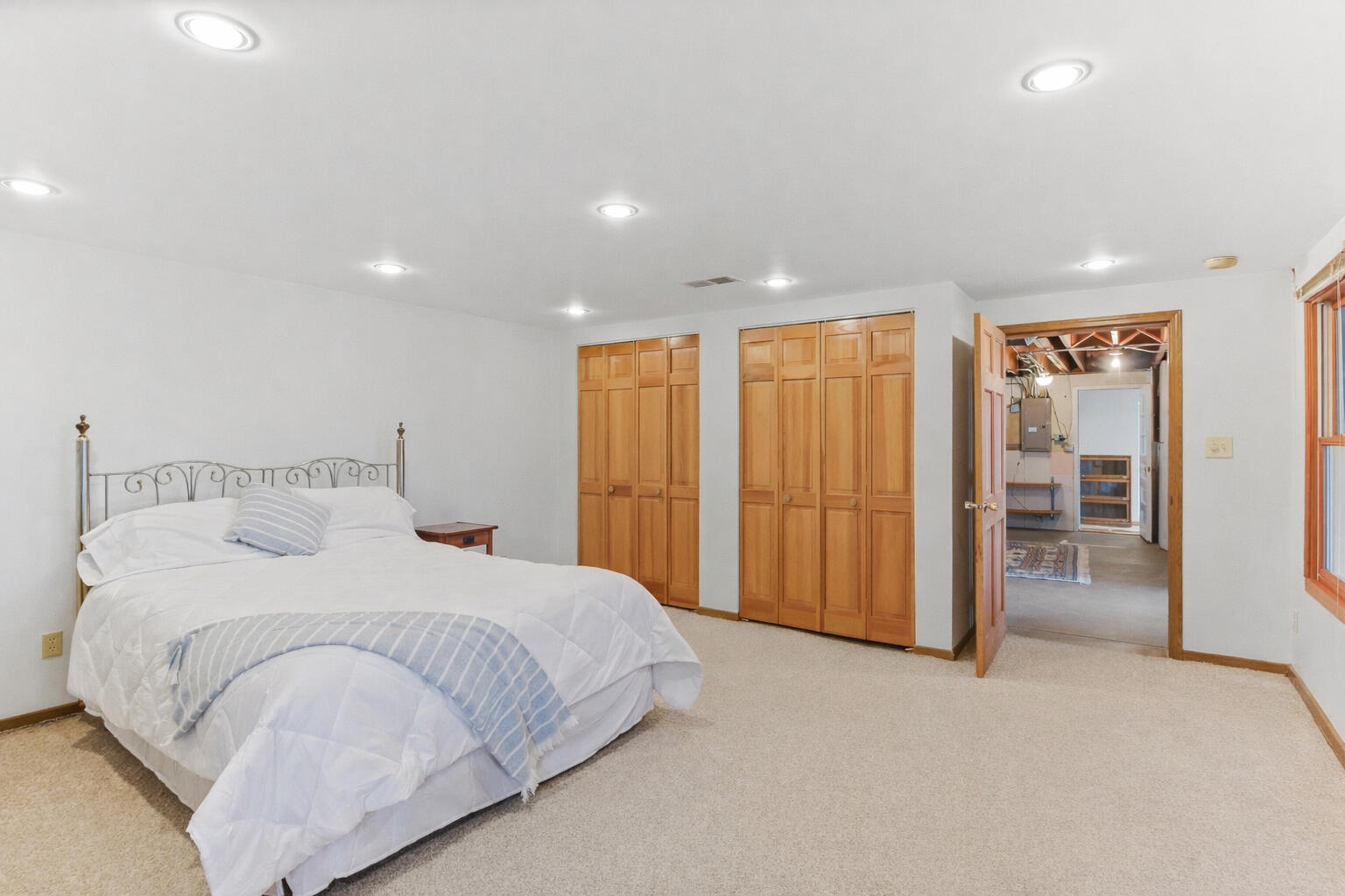 W2115 Beulah Heights Road East Troy, WI 53120 - Photo 49 of 57 LL Bedroom