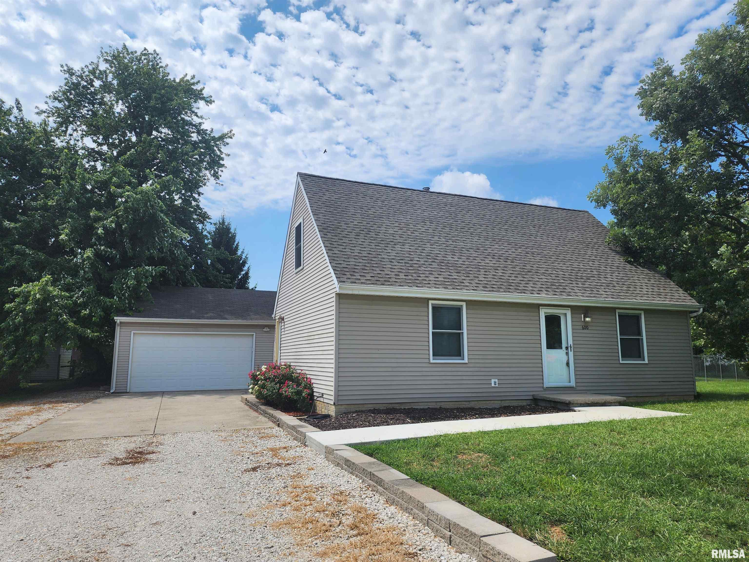 600 Pearl Street Atlanta, IL 61723 - Photo 1 of 20