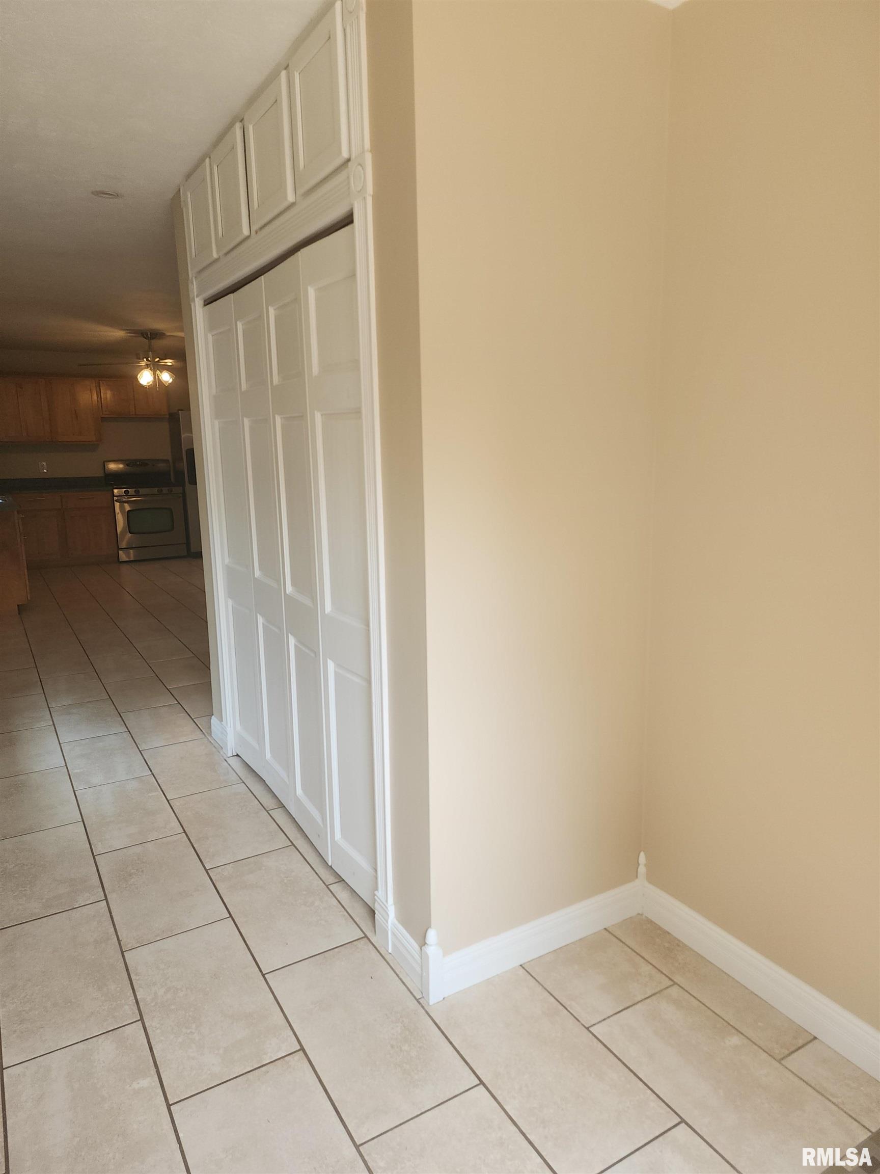 600 Pearl Street Atlanta, IL 61723 - Photo 11 of 20