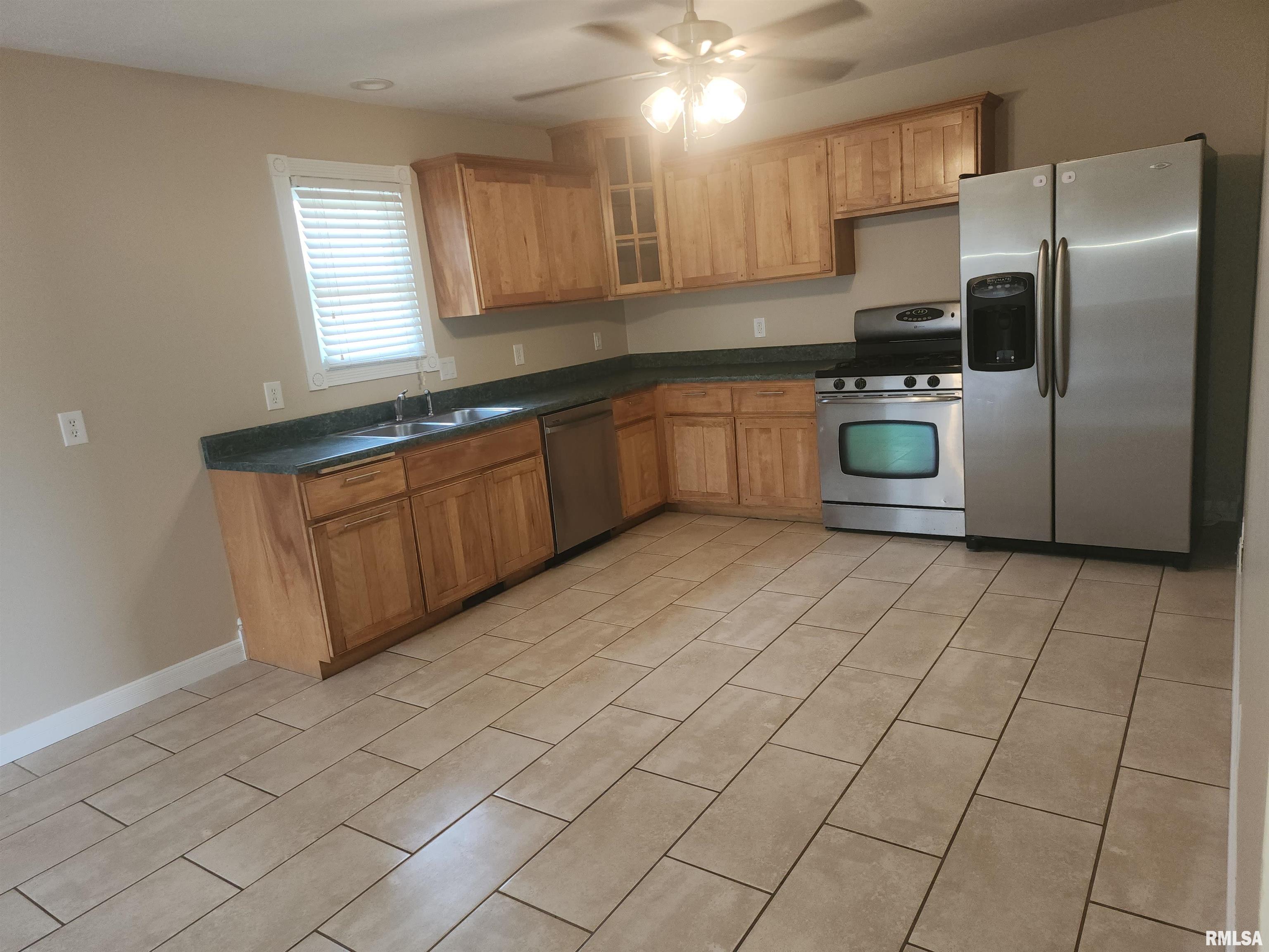 600 Pearl Street Atlanta, IL 61723 - Photo 6 of 20