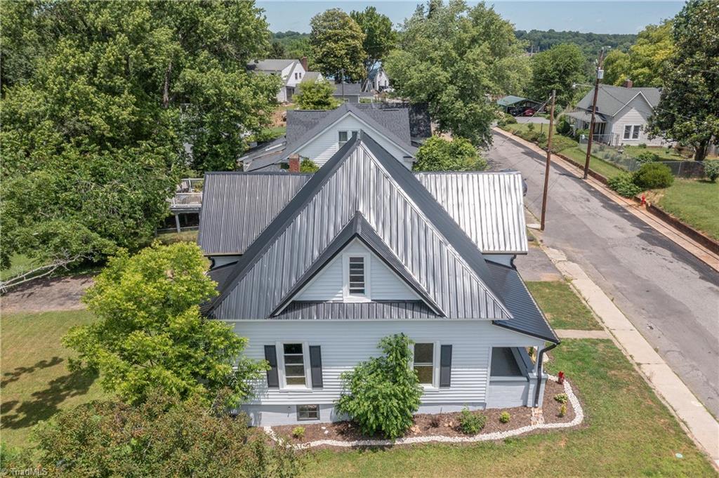 111 Cherry Street Jonesville, NC 28642 - Photo 11 of 37