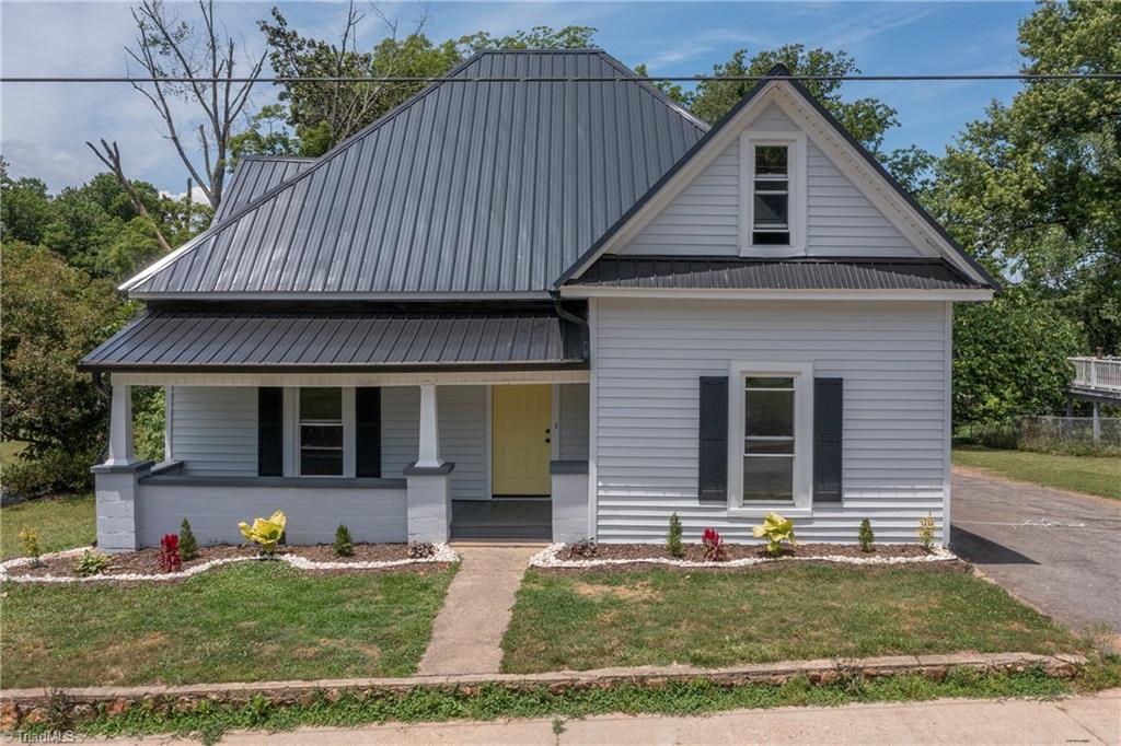 111 Cherry Street Jonesville, NC 28642 - Photo 12 of 37