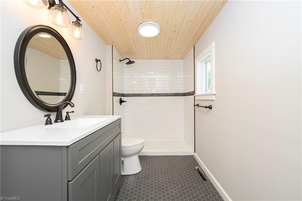 111 Cherry Street Jonesville, NC 28642 - Photo 25 of 37