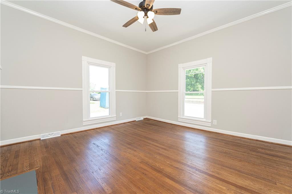 111 Cherry Street Jonesville, NC 28642 - Photo 29 of 37