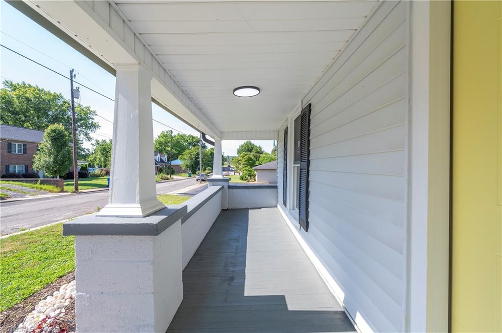 111 Cherry Street Jonesville, NC 28642 - Photo 7 of 37