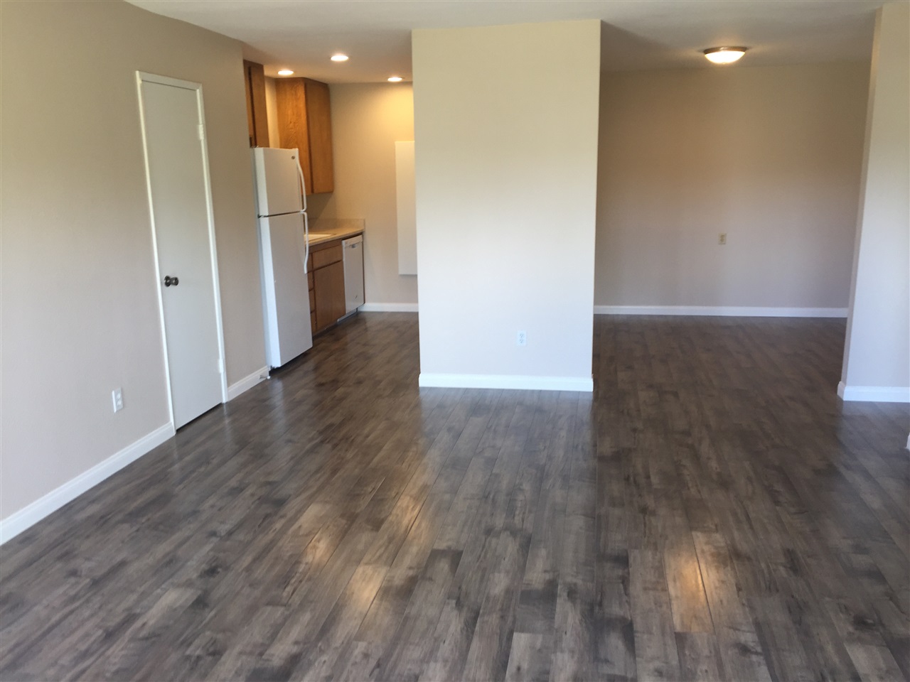 407 Requeza Street, Unit E2 Encinitas, CA 92024 - Photo 2 of 6 Living Area