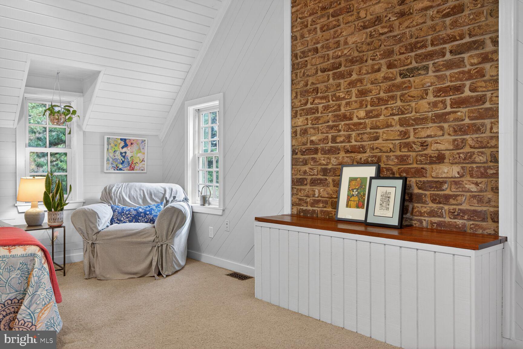 17641 Raven Rocks Road Bluemont, VA 20135 - Photo 46 of 109 Built-in Bench, Room for Sitting Area