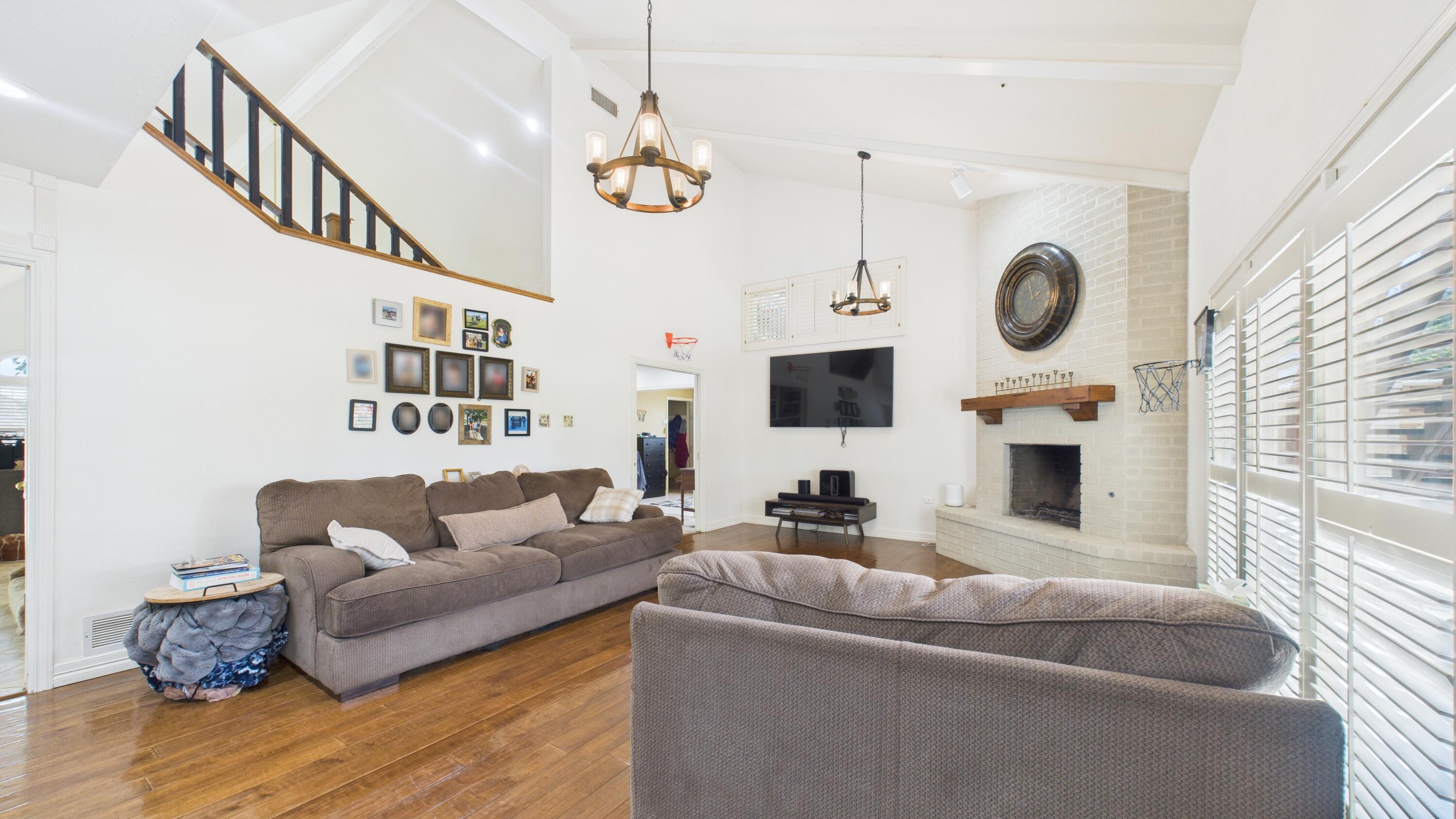 4615 94th Street Lubbock, TX 79424 - Photo 30 of 82 a living room with furniture and a large window
