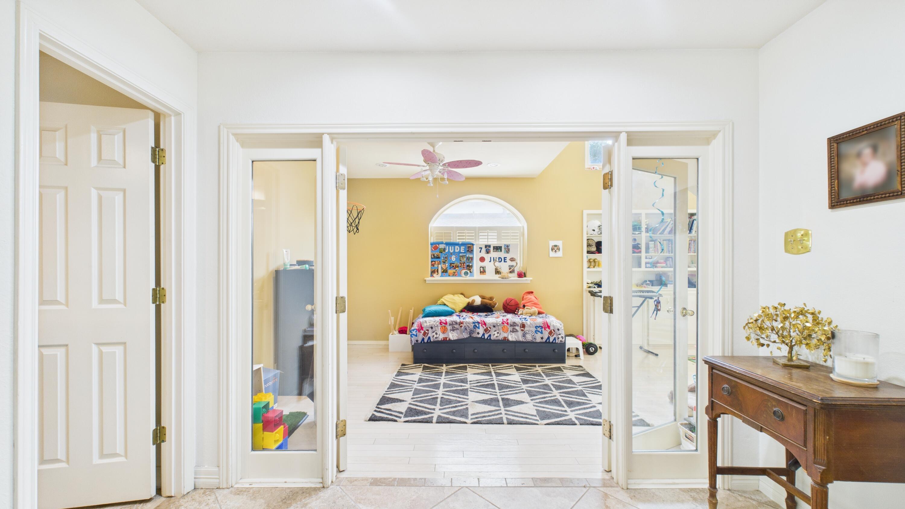 4615 94th Street Lubbock, TX 79424 - Photo 43 of 82 CAM03710G0-PR0105-STILL053